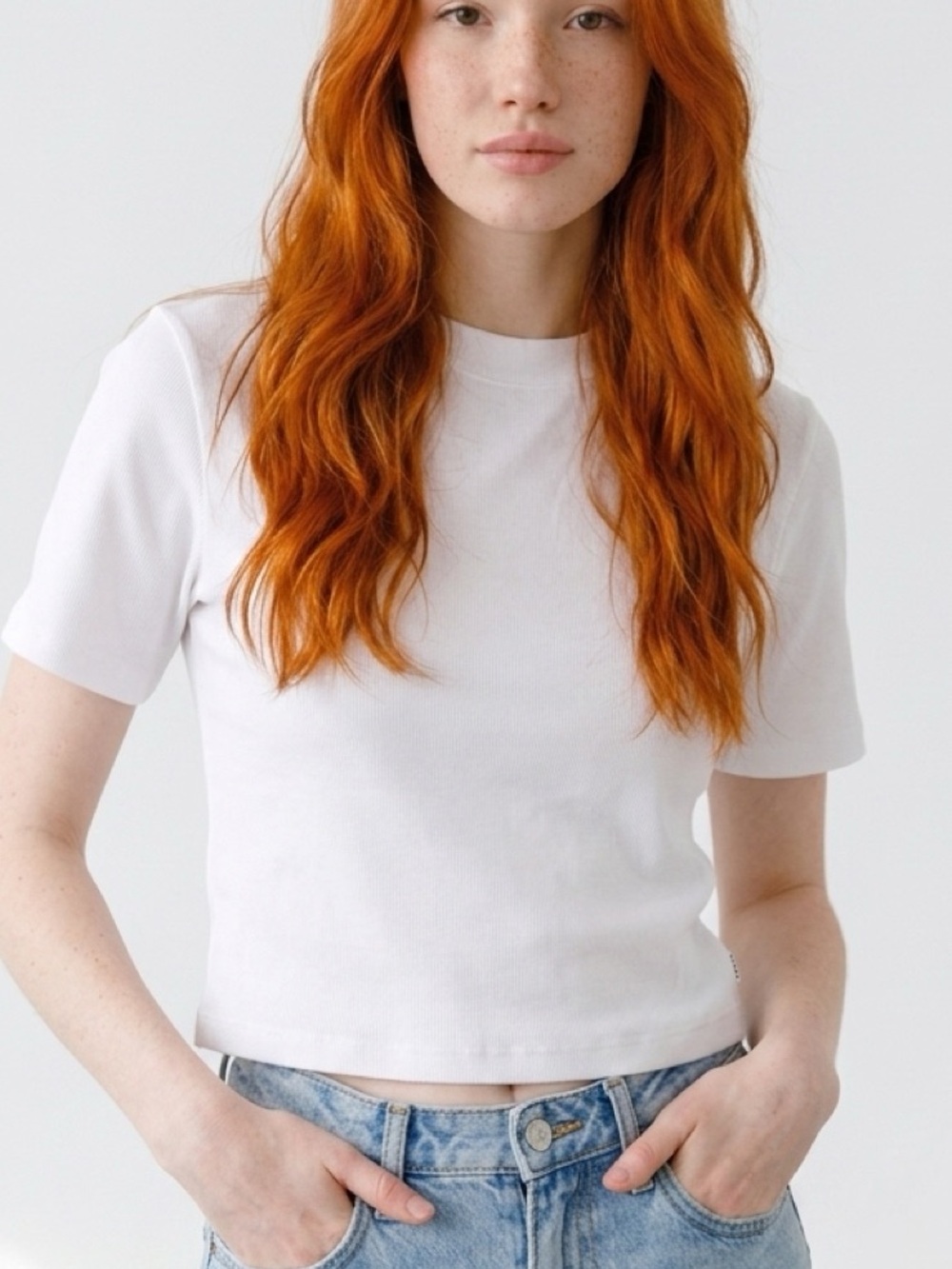 TNA Aritzia White Ribbed Cropped Baby Tee XS NWT